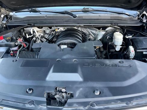 Used 2018 Chevrolet Suburban LT image 28