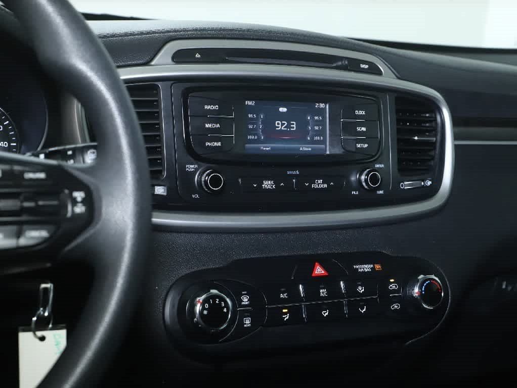 Used 2017 Kia Sorento FWD image 24