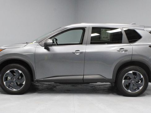 Certified 2024 Nissan Rogue SV AWD/4WD image 7