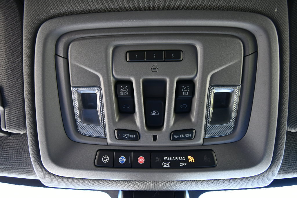 Used 2022 GMC Sierra 1500 Denali w/ Driver Alert Package II AWD/4WD image 35