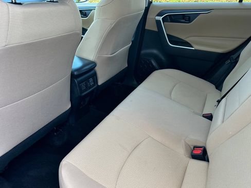 Certified 2022 Toyota RAV4 LE AWD/4WD image 15
