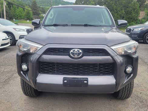 Used 2018 Toyota 4Runner SR5 image 3