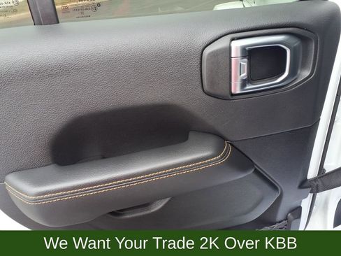 Used 2023 Jeep Wrangler Altitude image 15