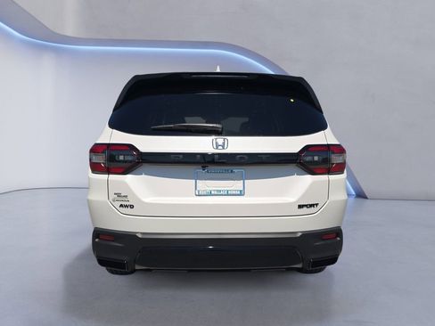 New 2026 Honda Pilot Sport image 4