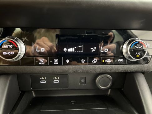 Used 2025 Mitsubishi Outlander SE AWD/4WD image 59