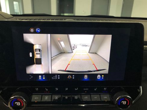 Used 2025 Chevrolet Colorado ZR2 w/ Midnight Edition image 18