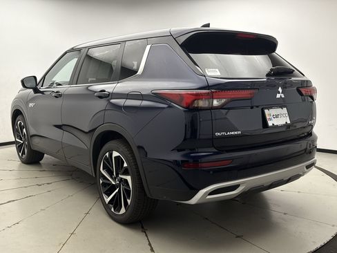 Used 2024 Mitsubishi Outlander SE AWD/4WD image 3
