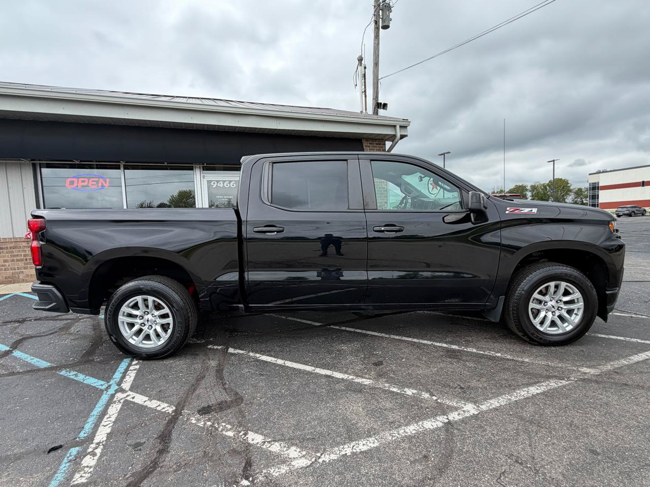 Used 2020 Chevrolet Silverado 1500 RST AWD/4WD image 7
