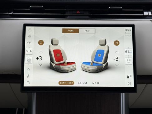 New 2025 Land Rover Range Rover SE image 25