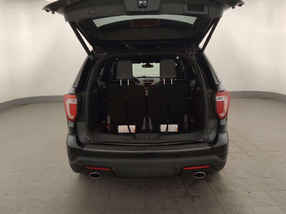 Used 2019 Ford Explorer XLT w/ Equipment Group 202A AWD/4WD image 29