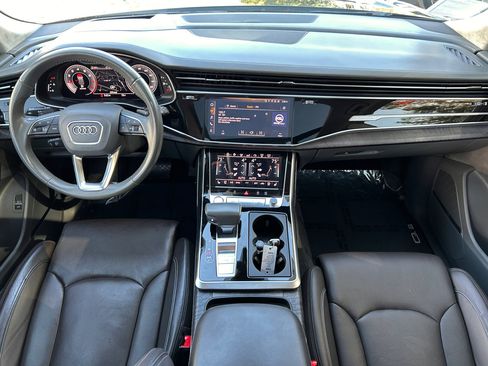 Used 2019 Audi Q8 Prestige w/ Luxury Package image 6