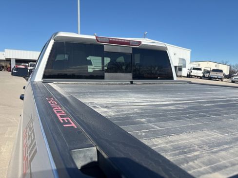 Used 2021 Chevrolet Silverado 1500 LT Trail Boss w/ Convenience Package II image 5