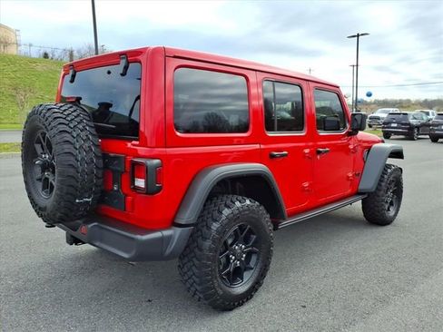 Used 2025 Jeep Wrangler Willys image 4