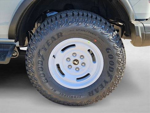 New 2026 Ford Bronco Heritage Edition AWD/4WD image 10