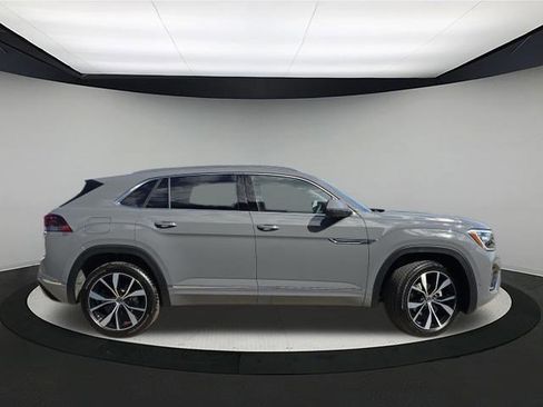 New 2026 Volkswagen Atlas Cross Sport SEL Premium R-Line image 8