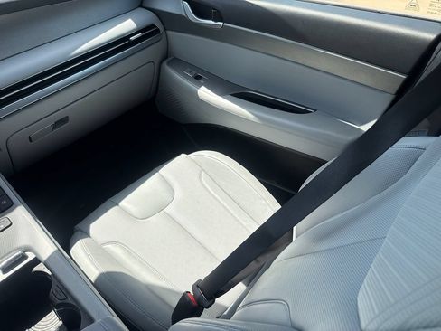 Used 2025 Hyundai Palisade SEL FWD image 13