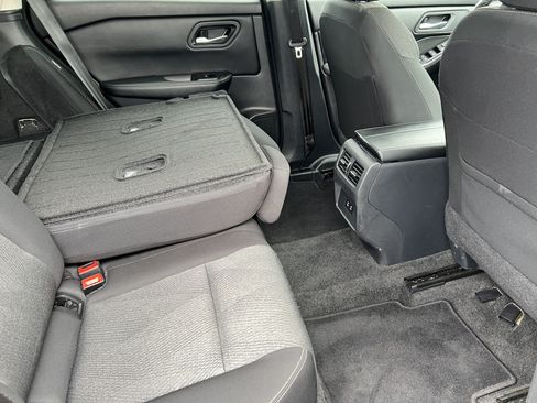 Used 2025 Nissan Rogue SV AWD/4WD image 19