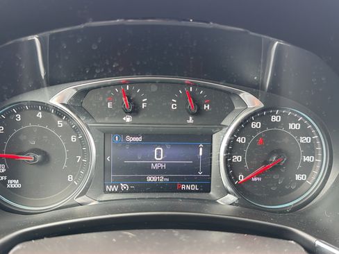 Used 2023 Chevrolet Equinox LT AWD/4WD image 10