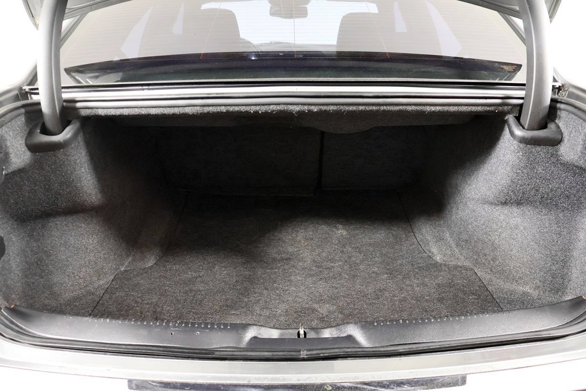 Used 2012 Chrysler 300 RWD image 12