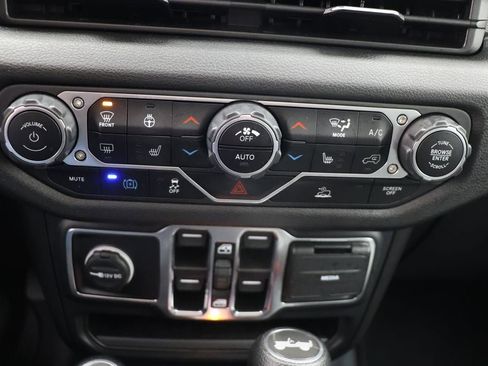 Used 2024 Jeep Wrangler Unlimited w/ Convenience Group image 25