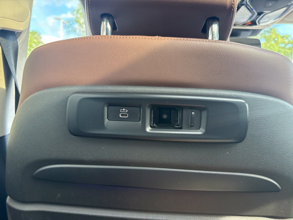 Used 2020 BMW X7 xDrive40i w/ Premium Package AWD/4WD image 26