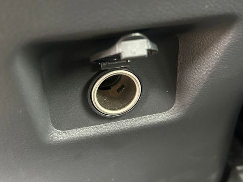 Used 2025 Toyota RAV4 LE AWD/4WD image 21