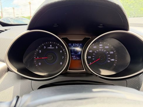 Used 2016 Hyundai Veloster w/ Option Group 02 FWD image 13