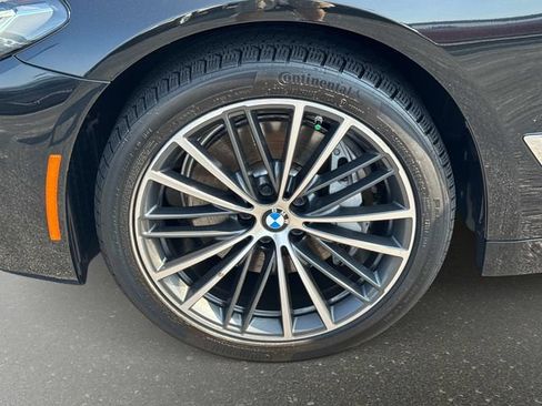 Used 2023 BMW 540i w/ Premium Package RWD image 9