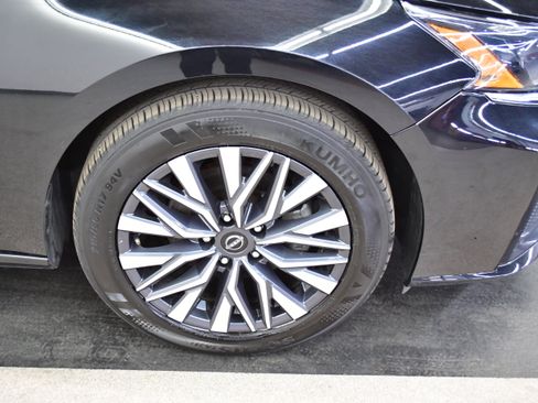 Used 2025 Nissan Altima 2.5 SV image 37