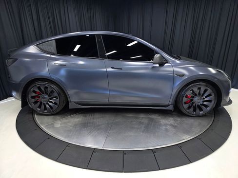Used 2023 Tesla Model Y Performance AWD/4WD image 13