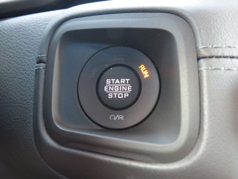 New 2025 Jeep Wrangler Unlimited Rubicon w/ XTREMEE 35" Tire Package image 28