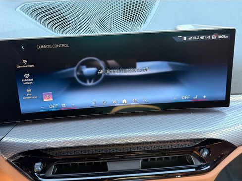 New 2026 BMW 330i Sedan w/ Convenience Package image 35