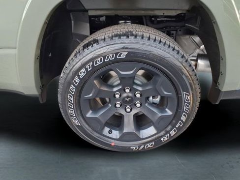 New 2026 RAM 1500 4x4 Crew Cab image 9