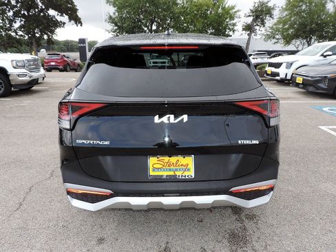 Used 2025 Kia Sportage EX FWD image 6