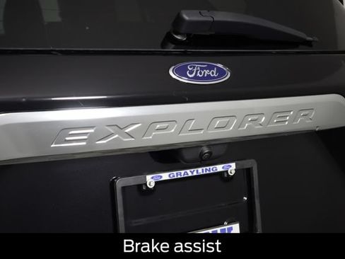 Used 2022 Ford Explorer XLT w/ Equipment Group 202A AWD/4WD image 28
