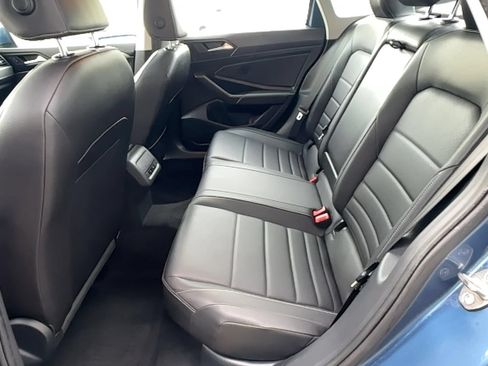 Used 2021 Volkswagen Jetta SE w/ SE Cold Weather Package FWD image 17