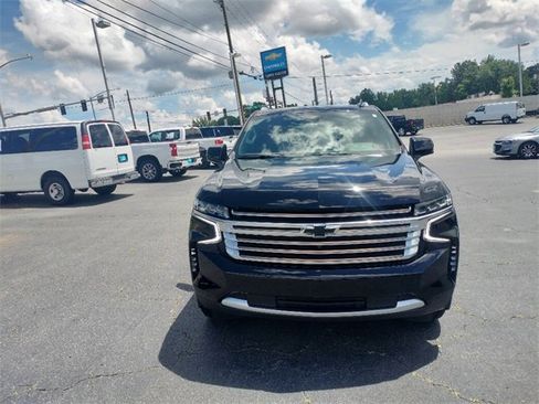 Used 2024 Chevrolet Tahoe High Country image 2