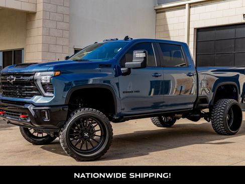 Used 2025 Chevrolet Silverado 2500 LT w/ Trail Boss Package image 4