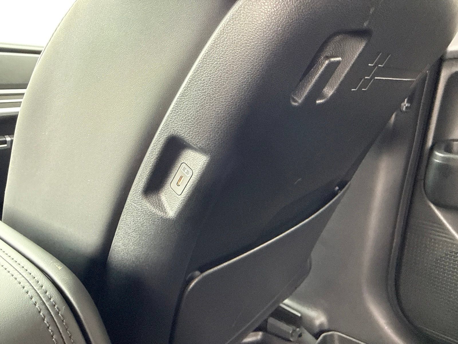 Used 2025 Hyundai Santa Fe SEL FWD image 19
