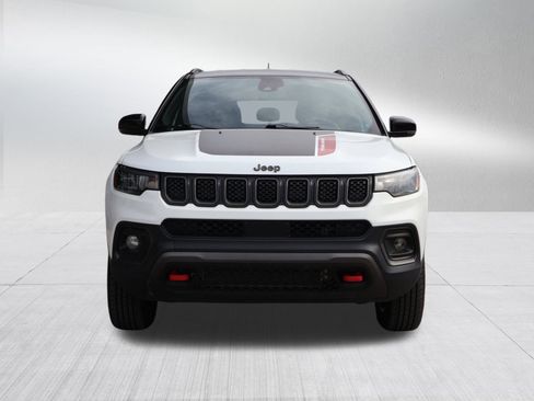 Used 2023 Jeep Compass Trailhawk image 2