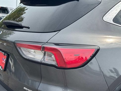 Used 2022 Ford Escape Titanium w/ Class II Trailer Tow Package AWD/4WD image 13