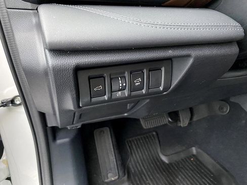 Used 2025 Subaru Outback Touring image 18