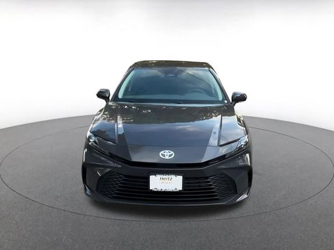 Used 2025 Toyota Camry LE image 4