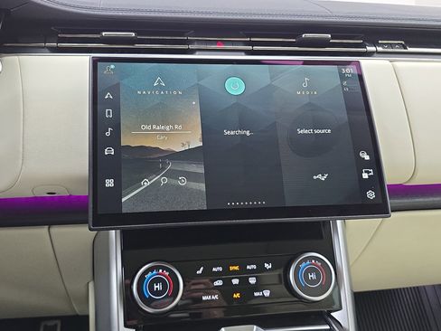 Certified 2023 Land Rover Range Rover SE image 20