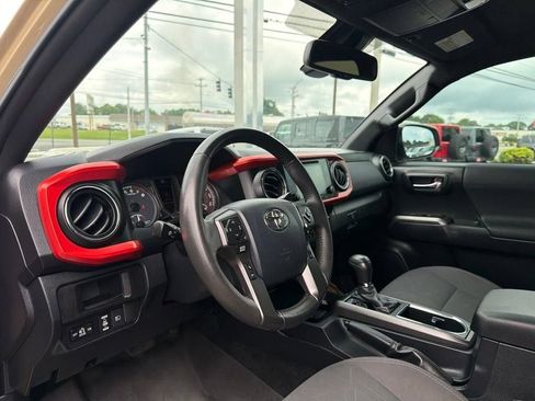 Used 2019 Toyota Tacoma TRD Sport w/ Technology Package RWD image 29