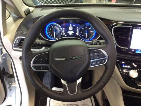 Used 2024 Chrysler Pacifica Limited w/ Trailer Tow Group image 24