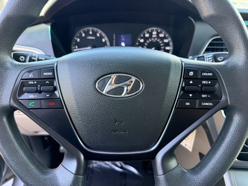 Used 2017 Hyundai Sonata SE FWD image 12