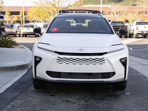 New 2026 Toyota Crown Signia image 2