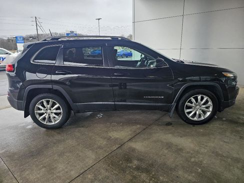 Used 2017 Jeep Cherokee Limited image 6