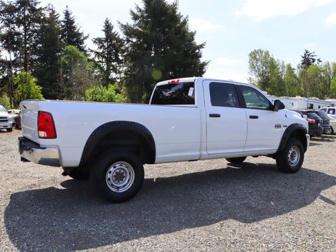 Used 2011 RAM 2500 SLT w/ Technology Group AWD/4WD image 4